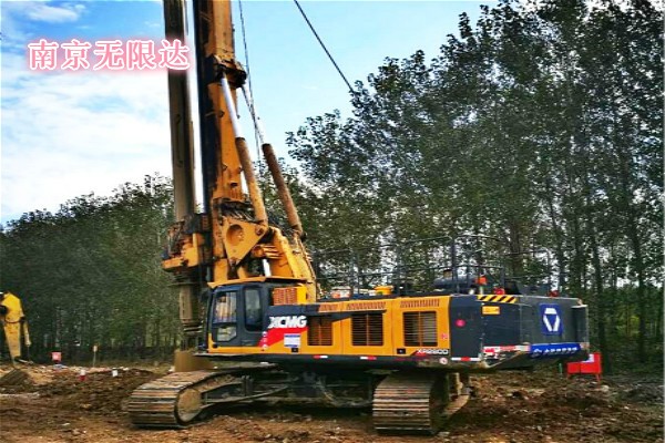 XR280D旋挖機設備的施工穩(wěn)定性和入巖能力.jpg