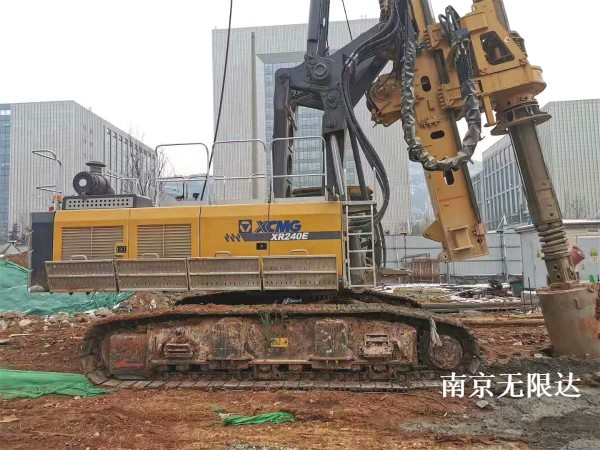 這幾種旋挖機操作很容易損害油缸，應注意哪些事項.jpg