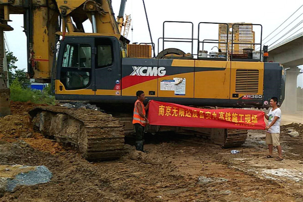 京雄高鐵大型樁基施工中，旋挖鉆機必不可少.jpg